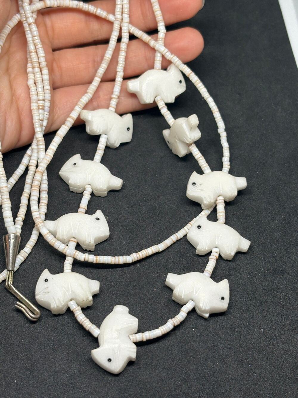 Vintage Zuni White Cat? Fetish Necklace 11 Carved Heishi Silver Tone Clasp